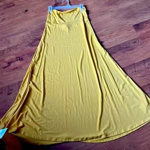Mustard yellow maxi skirt size S (4-6)